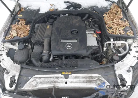 2015 Mercedes-Benz C 300 4Matic из США, поврежденный, VIN 55SWF4KB4FU008853